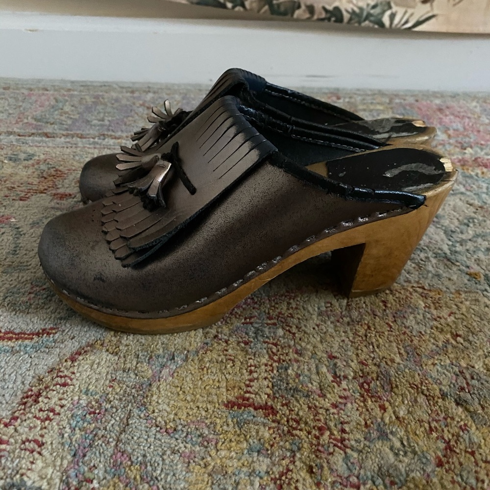 swedish leather clogs
